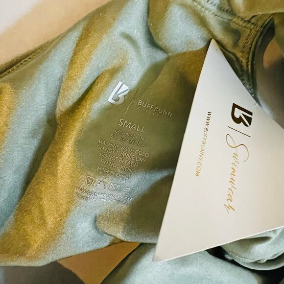 Buff bunny Green Knotted Front Bikini Top Size S Small NWT - Picture 5 of 6